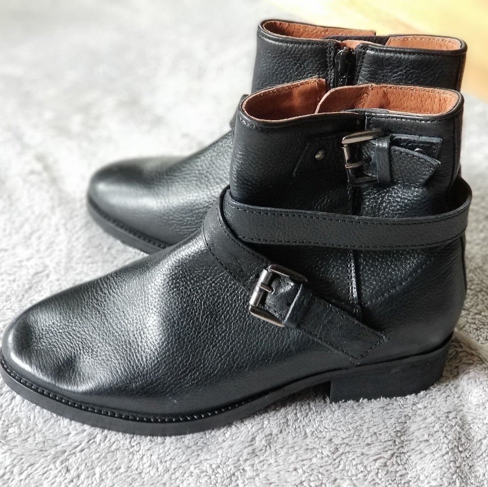 29 Porter Rd Bootie - Picture 2 of 5